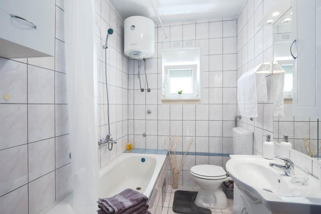 Apartman Bili Solin Eksteriør billede